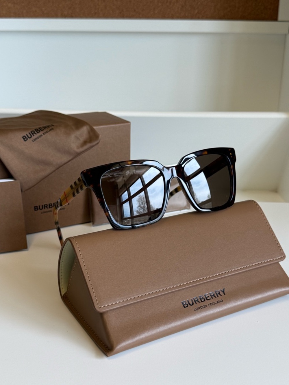Burberry Women's Sunglasses - Tortoiseshell Brown Frame, Check Arms, NEW